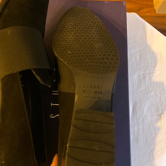 Stuart Weitzman black suede low heel shoes. Size 37. For narrow feet. Pre-loved. - Picture 3 of 7